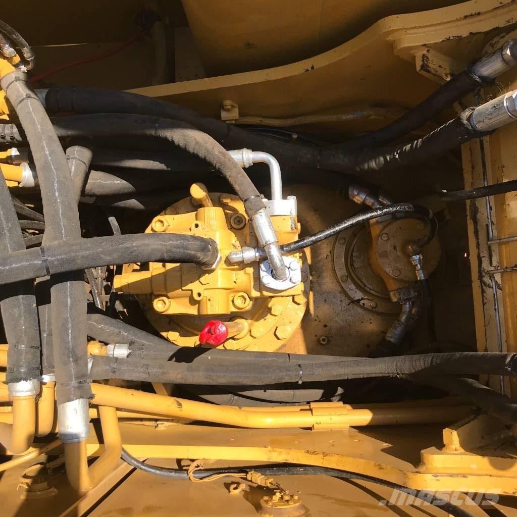 CAT 320 D Obojživelná rypadla