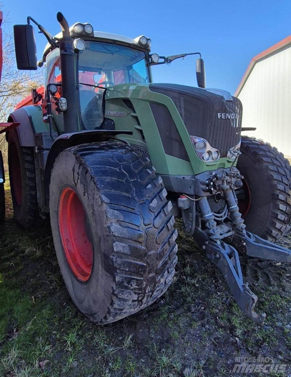 Fendt 828 Vario Traktory
