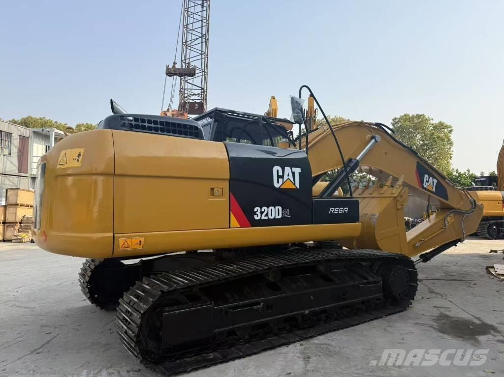 CAT 320d2 Midi rýpadla 7t - 12t