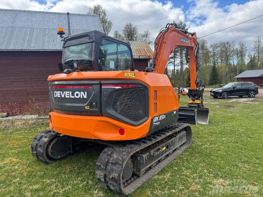 Develon DX 85 R-7 Midi rýpadla 7t - 12t