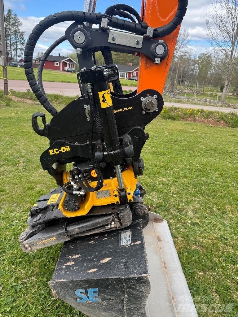 Develon DX 85 R-7 Midi rýpadla 7t - 12t