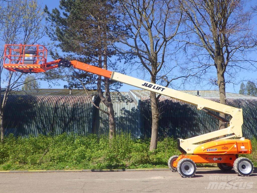 JLG E600JP Teleskopické plošiny