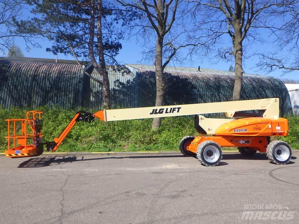 JLG E600JP Teleskopické plošiny