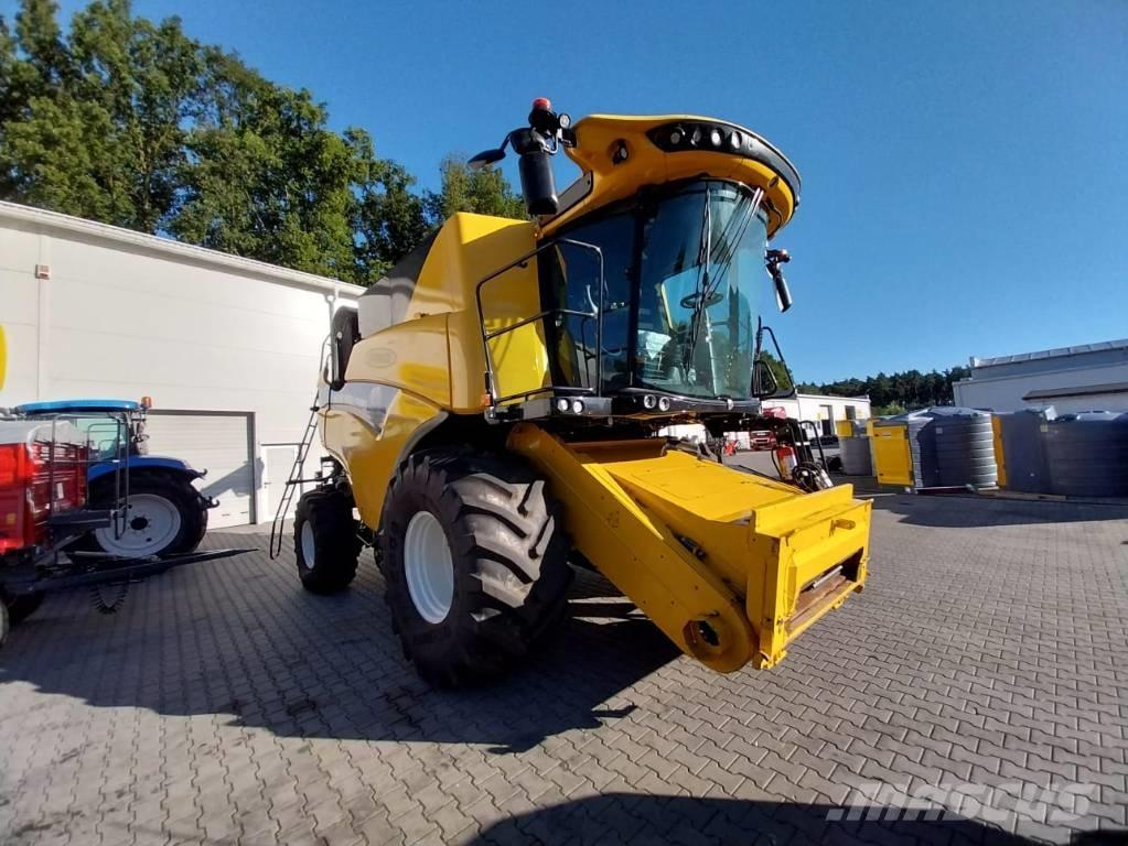 New Holland CX 8.90 Sklízecí mlátičky