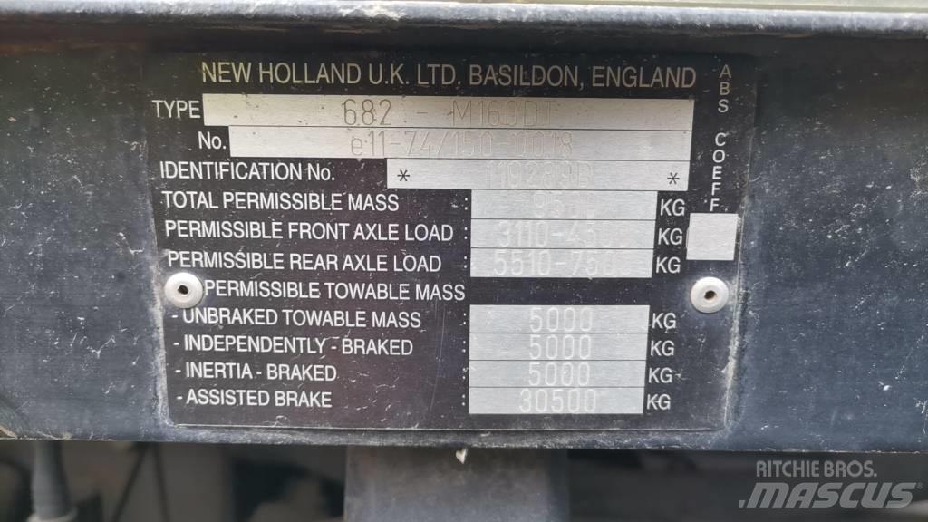 New Holland M160 Traktory