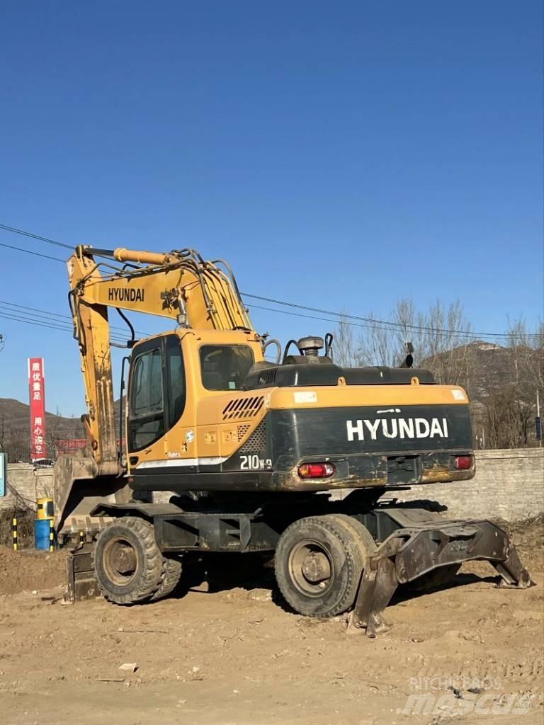 Hyundai R210W-9 Kolová rýpadla