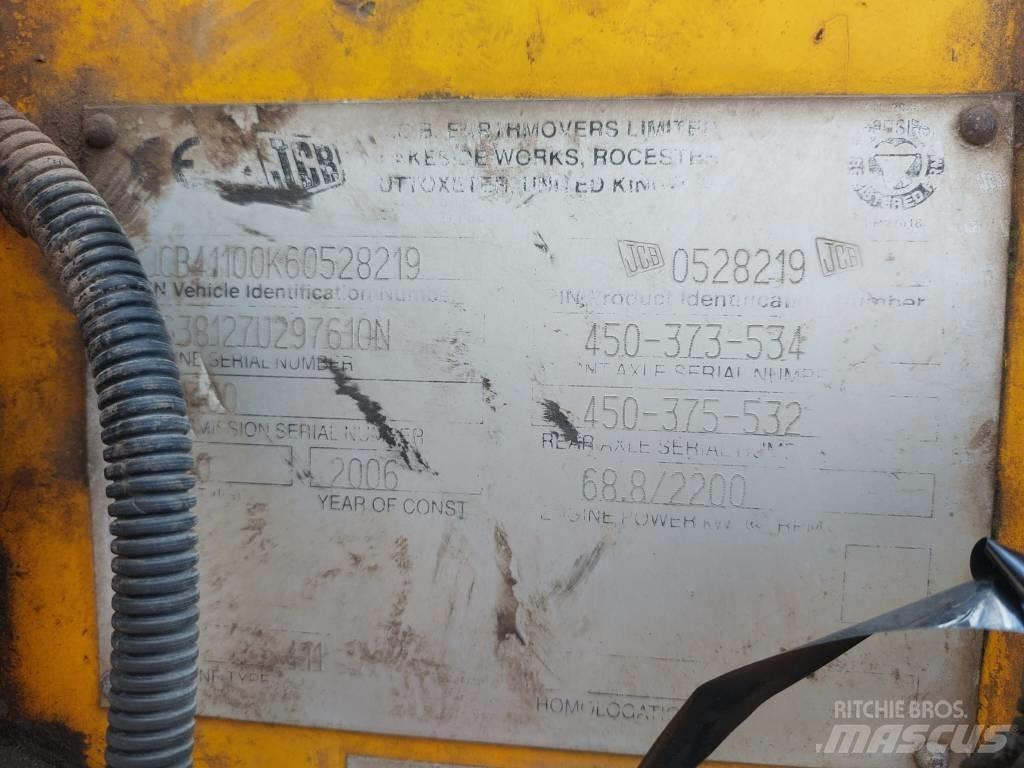 JCB 411 Kolové nakladače