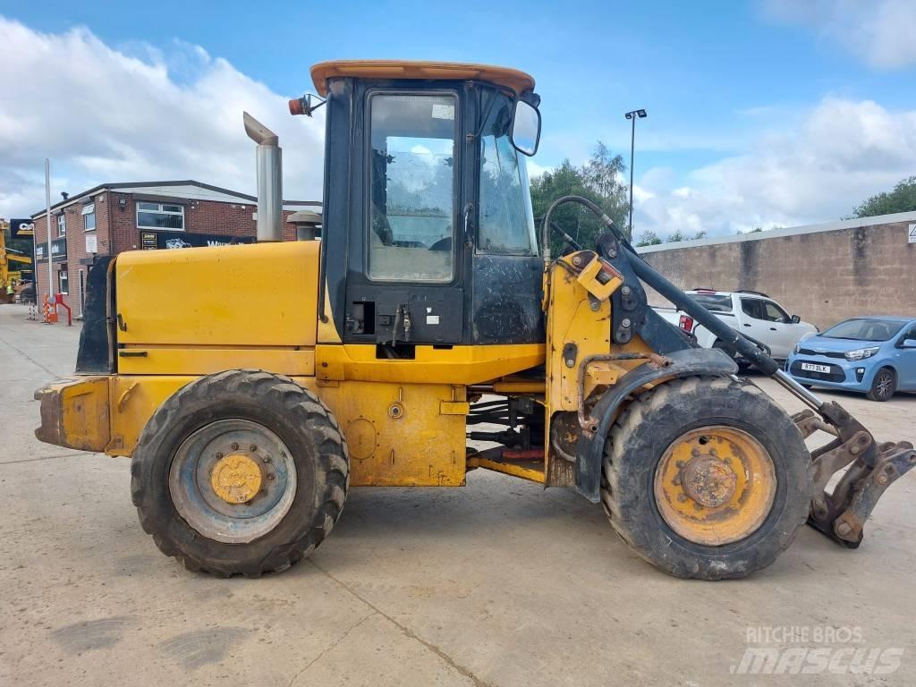 JCB 411 Kolové nakladače