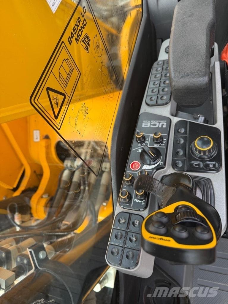 JCB 245 XR Pásová rýpadla