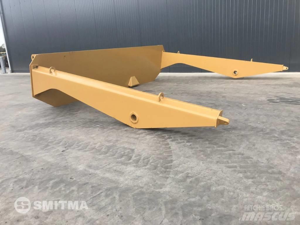 CAT 740B Zadní dveře