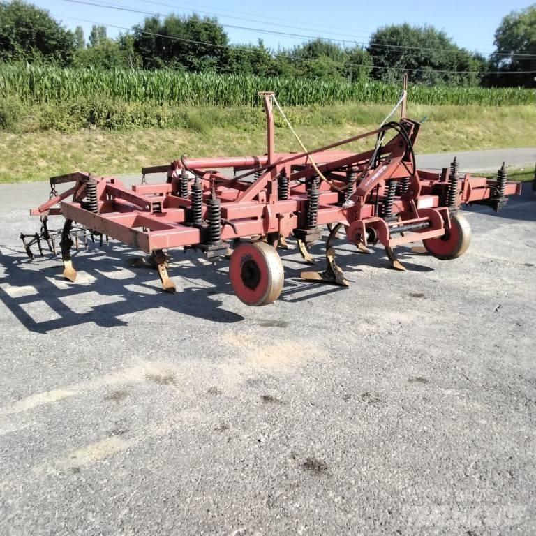 Quivogne CH13V Kultivátory