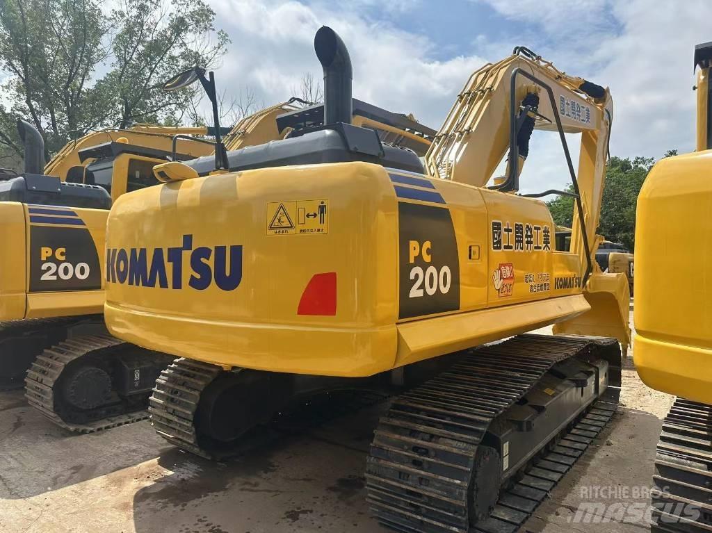 Komatsu PC 200 Pásová rýpadla