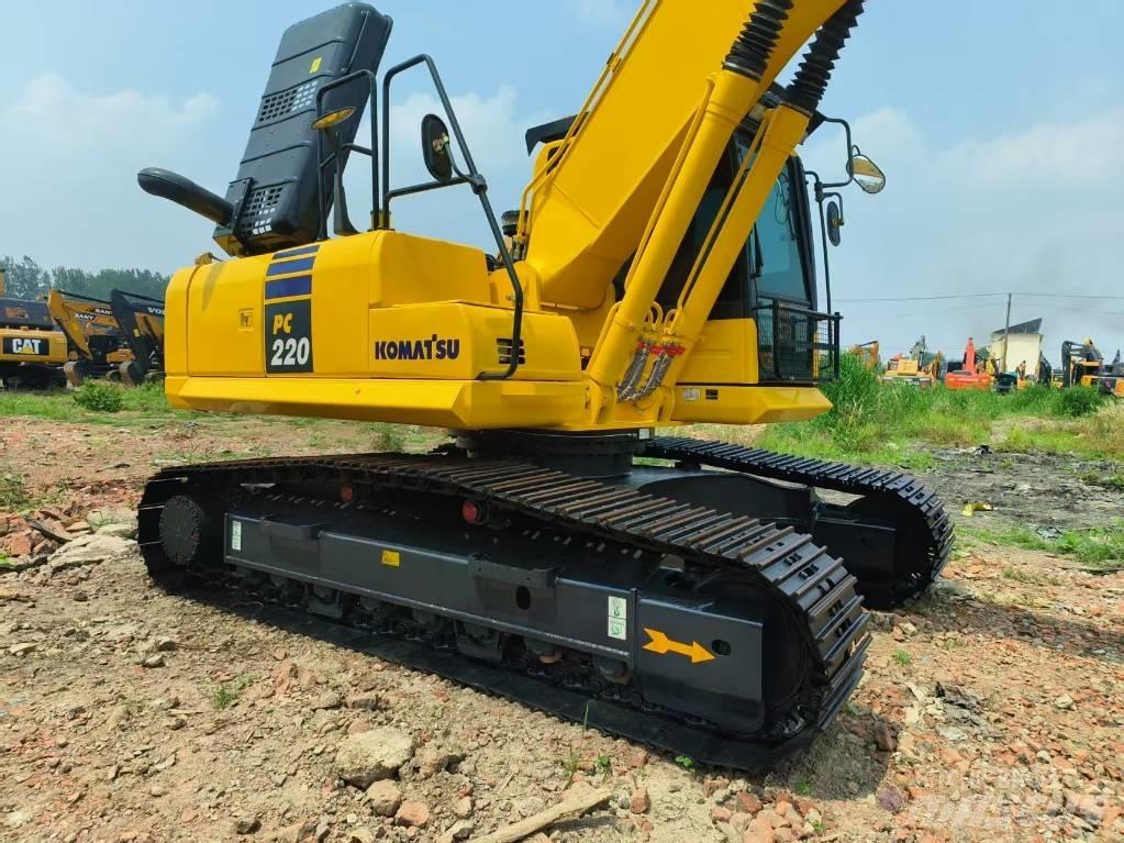 Komatsu PC 220-8 Pásová rýpadla