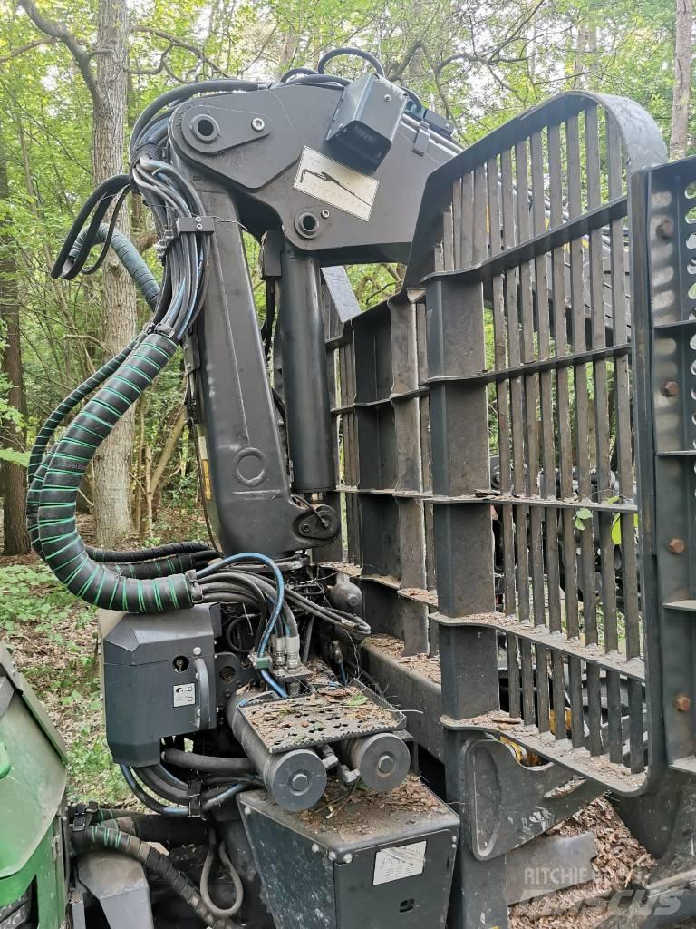 John Deere 1110G Vyvážecí traktory