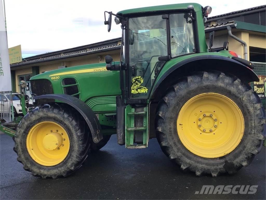 John Deere 6830 Traktory