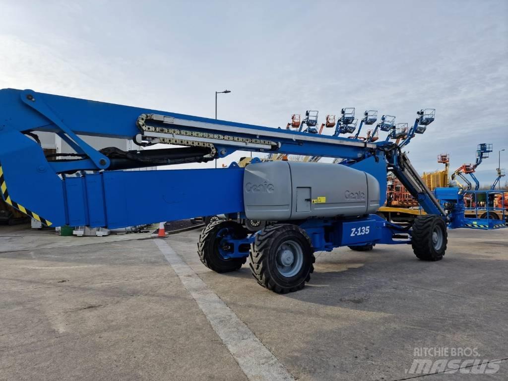 Genie Z 135/70 Kloubové plošiny