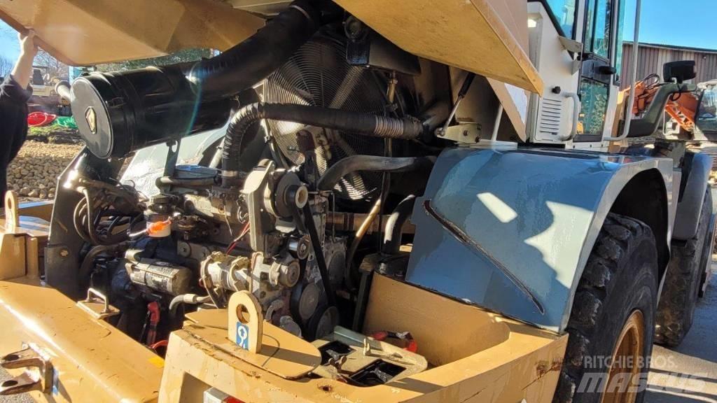 Liebherr L 534 Kolové nakladače