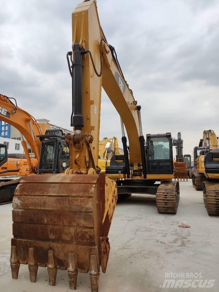 CAT 329 D Pásová rýpadla