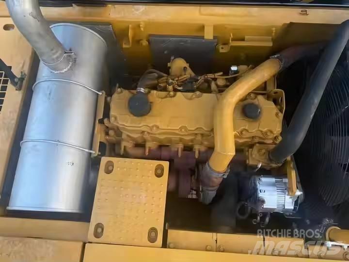 CAT CAT325D Midi rýpadla 7t - 12t