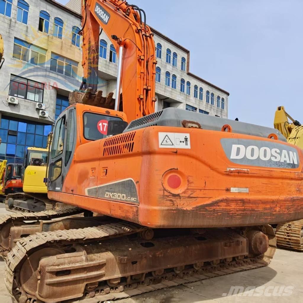 Doosan DX300LC Pásová rýpadla