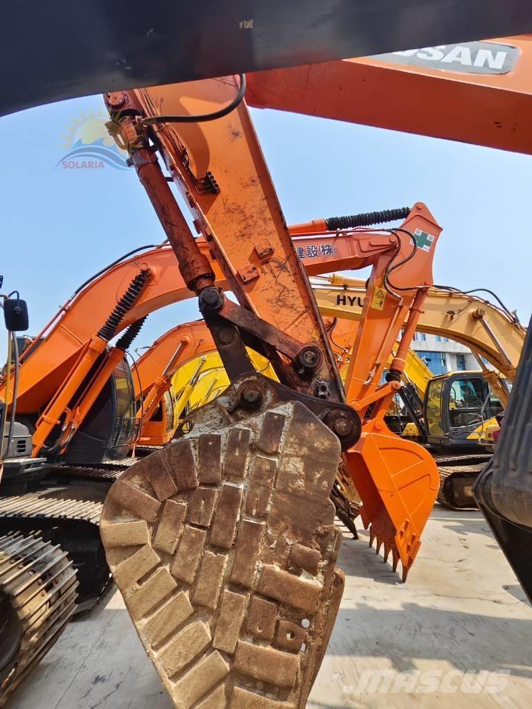 Doosan DX300LC Pásová rýpadla
