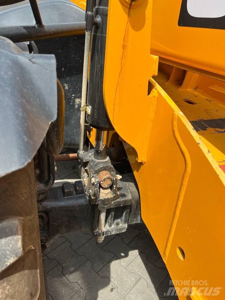 JCB 540-140 Teleskopické manipulátory