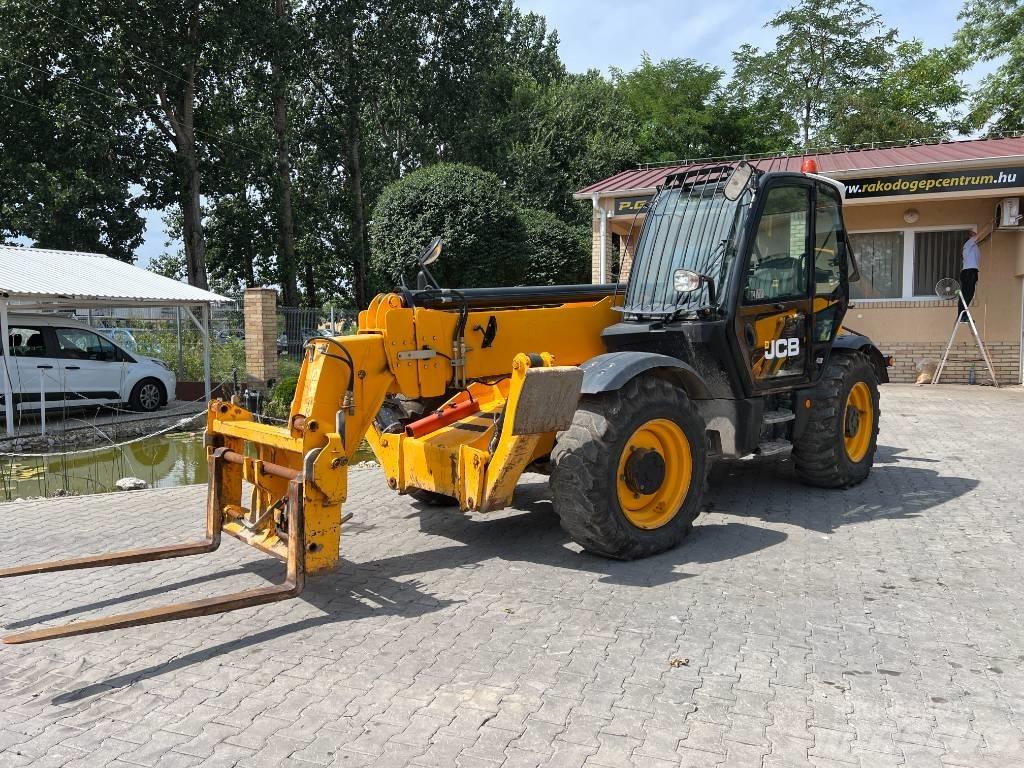 JCB 540-140 Teleskopické manipulátory