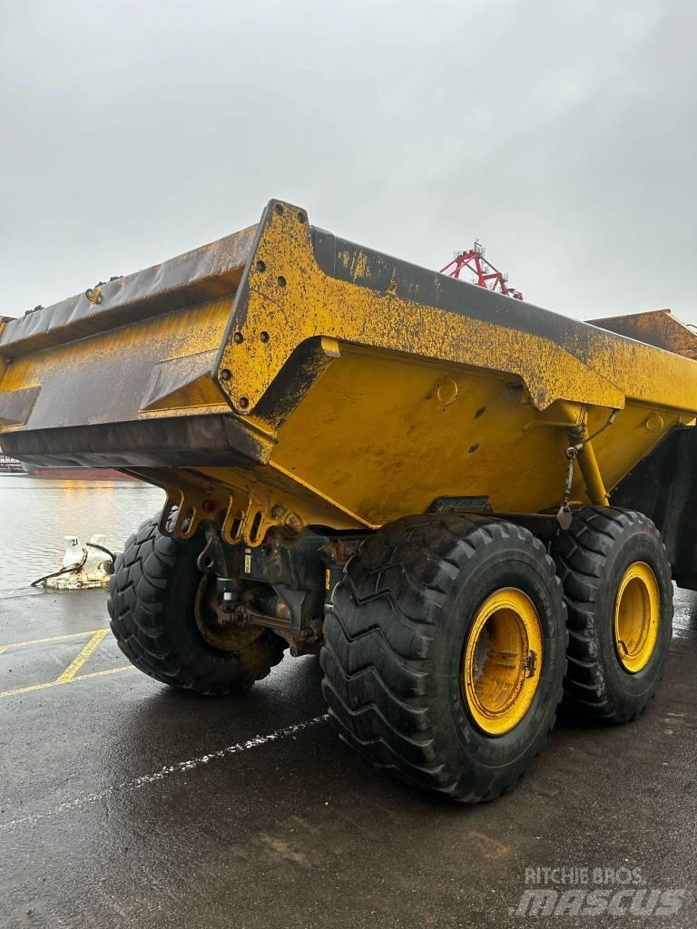 Komatsu HM 300-3 Kloubové dempry