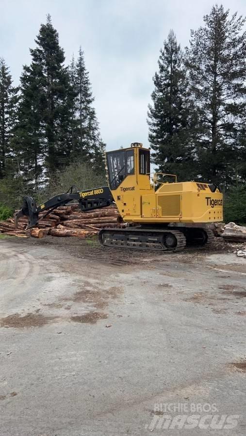 Tigercat 880D Lesní nakladače