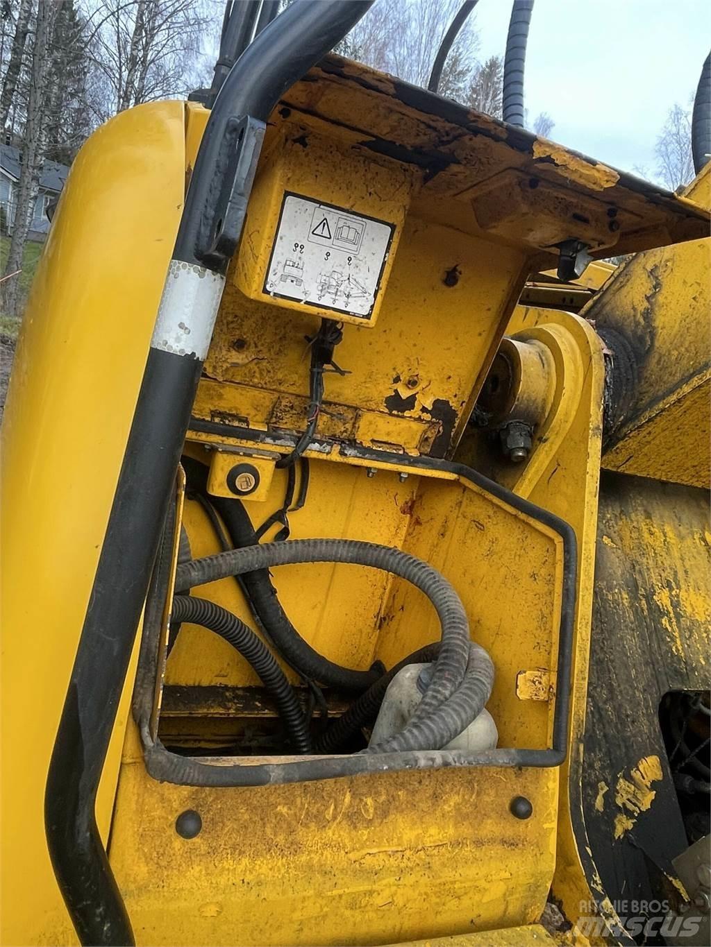 JCB JS 200 LC Pásová rýpadla