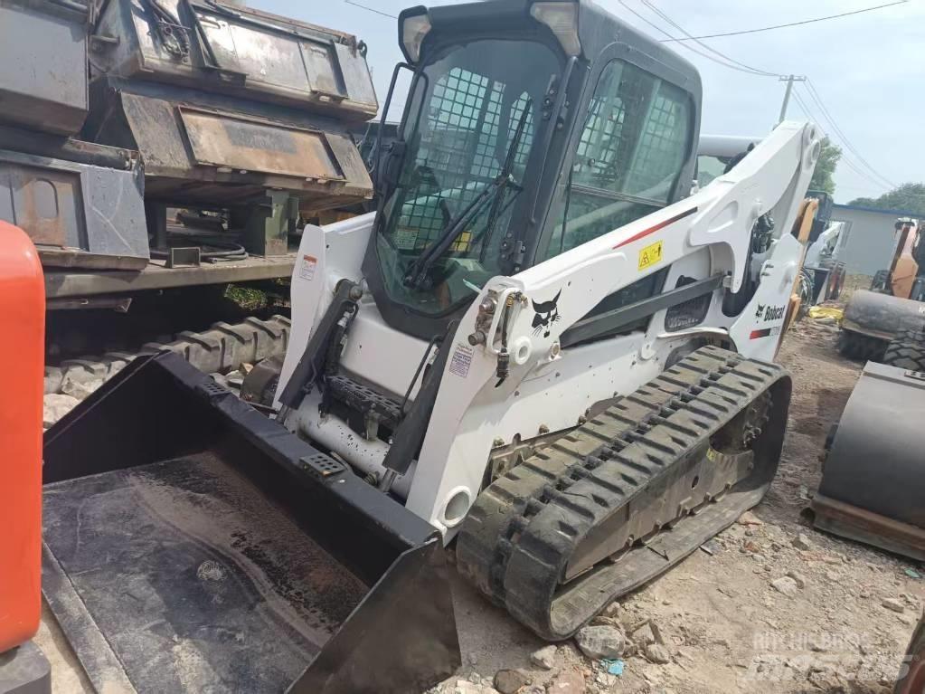 Bobcat T 770 Smykem řízené nakladače