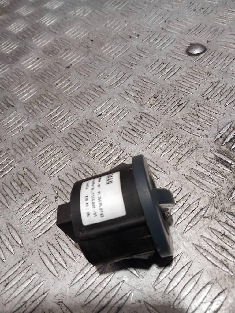 MAN TGM  81255250193 Kabiny a interiér