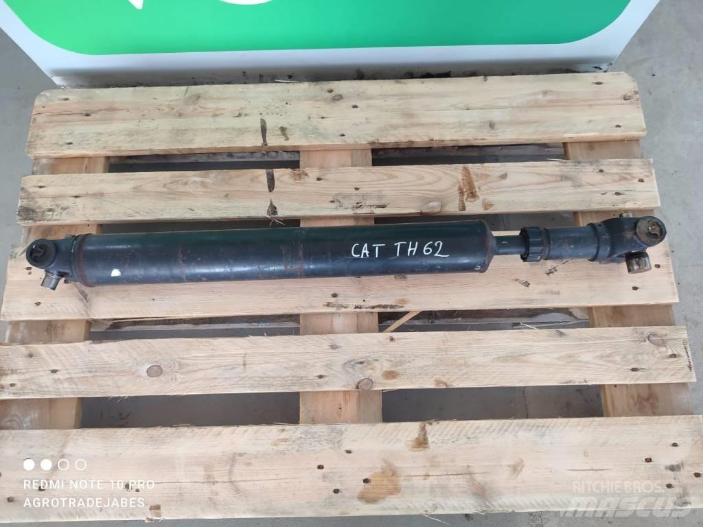 CAT TH63 drive shaft Nápravy