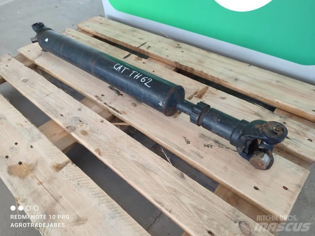 CAT TH63 drive shaft Nápravy