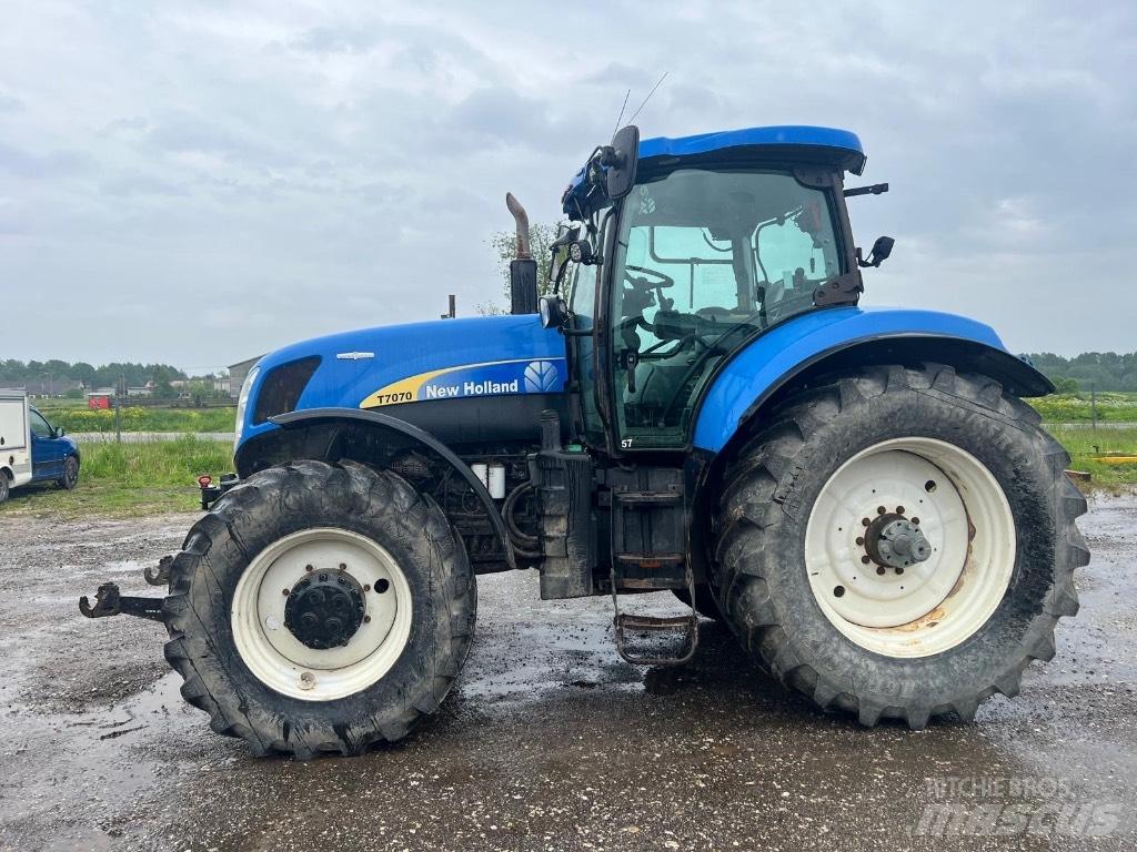 New Holland T 7070 Traktory