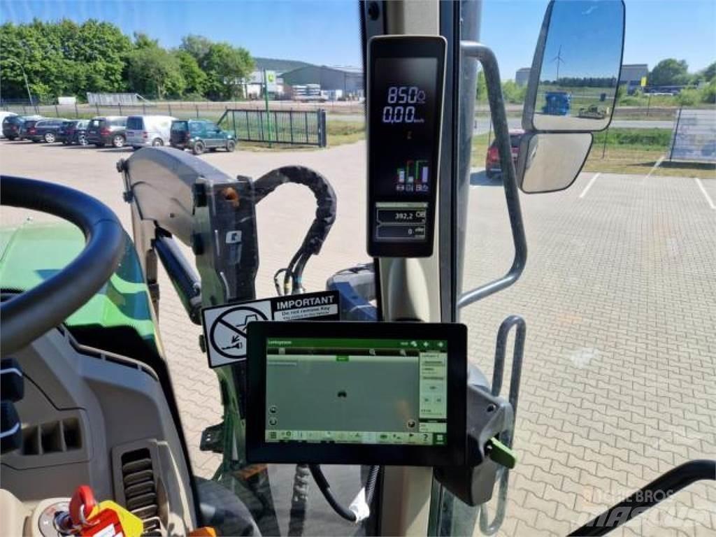 John Deere 6195M Traktory