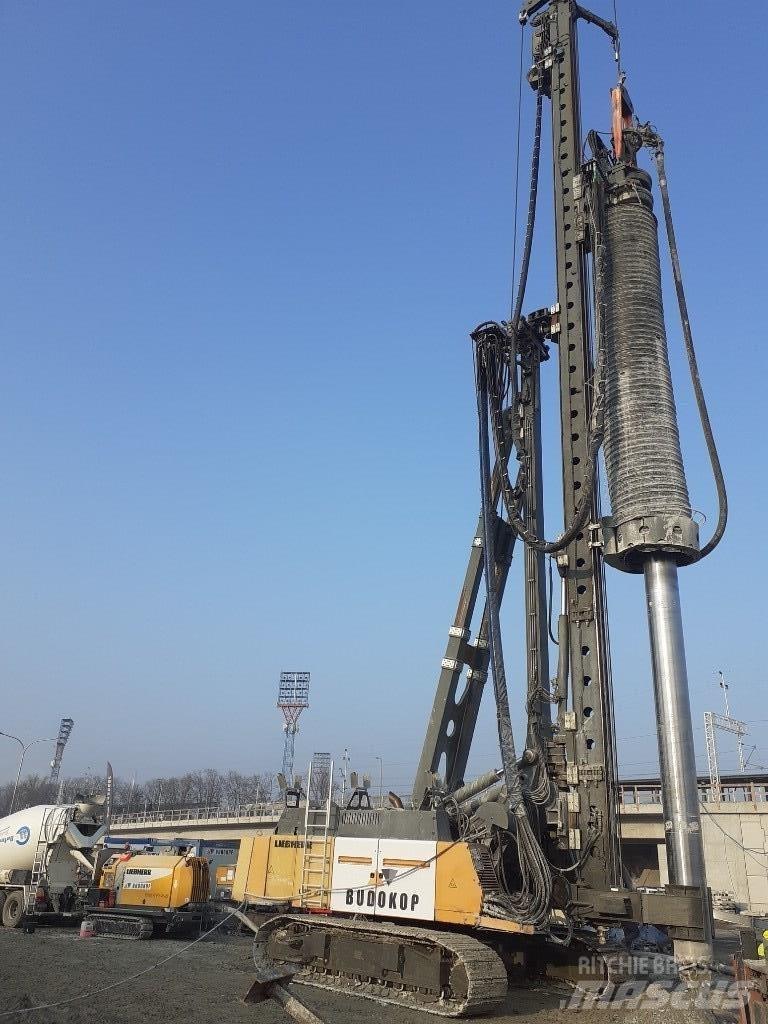 Liebherr LRB255 Pilířové jeřáby