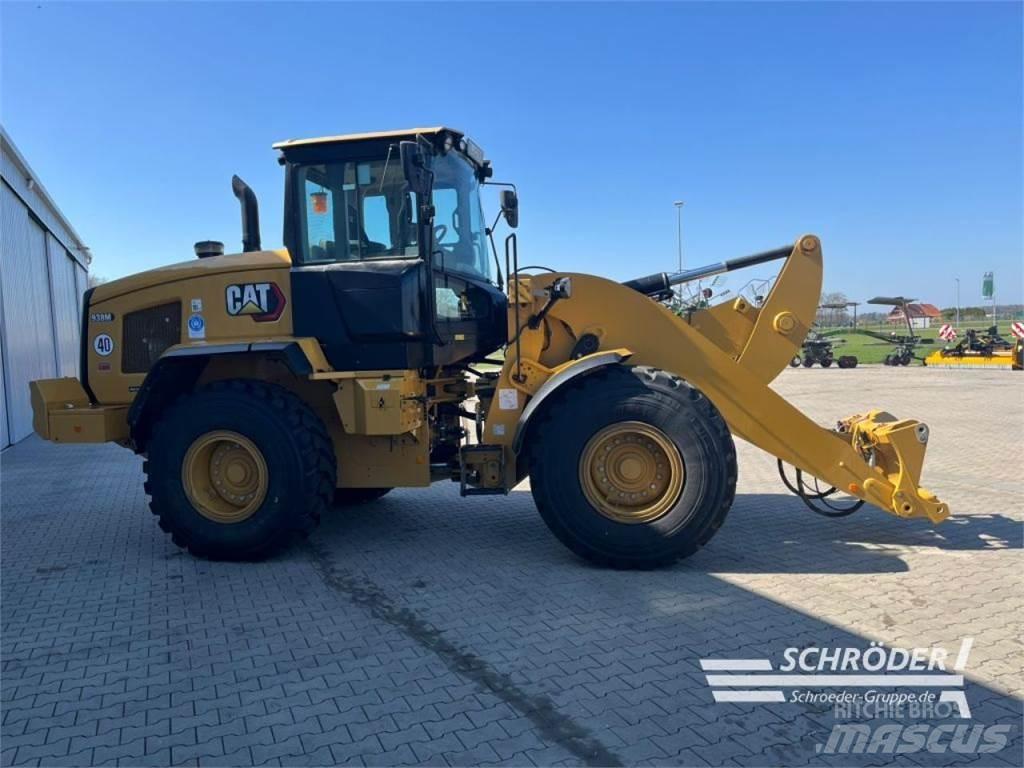 CAT 938 HL Kolové nakladače