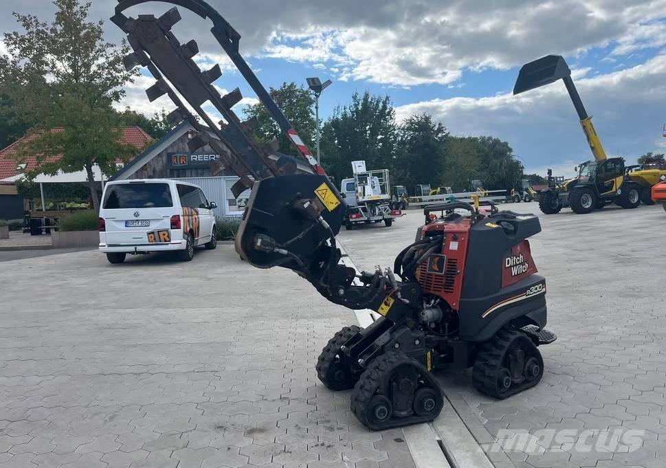 Ditch Witch R300 Pásové dempry