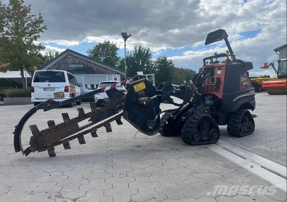 Ditch Witch R300 Pásové dempry