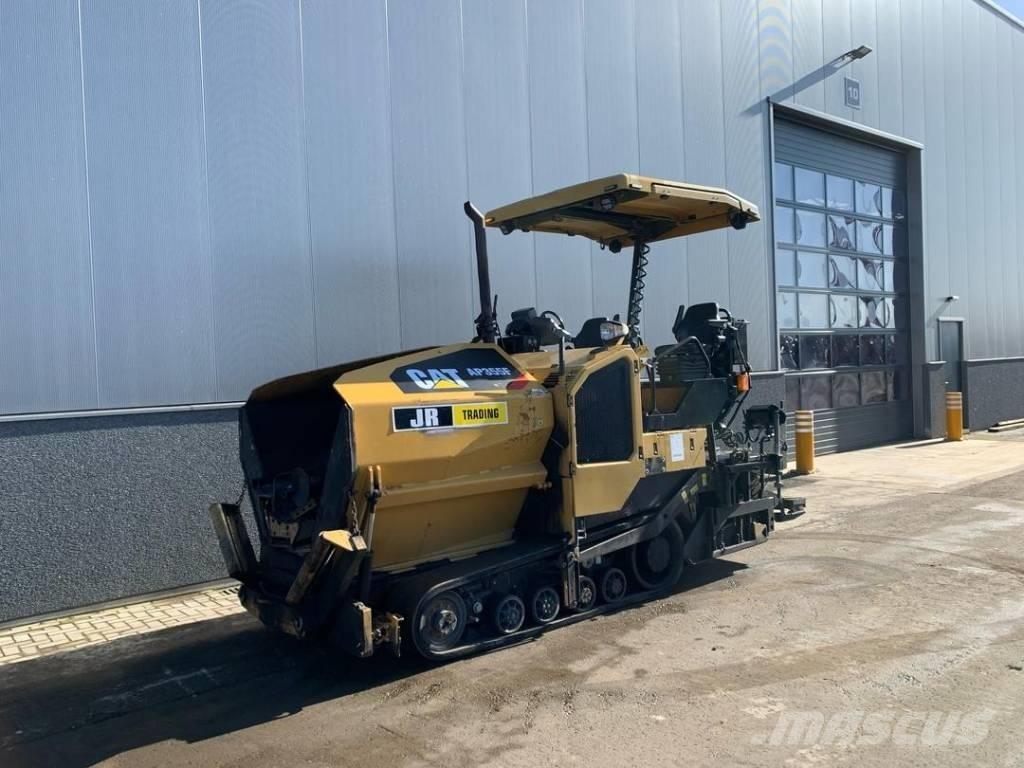 CAT AP355F Finišery