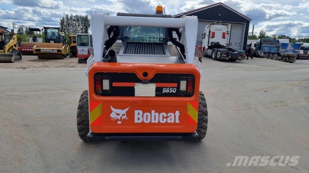 Bobcat S 650 Smykem řízené nakladače