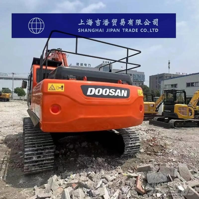 Doosan DX 300 Pásová rýpadla