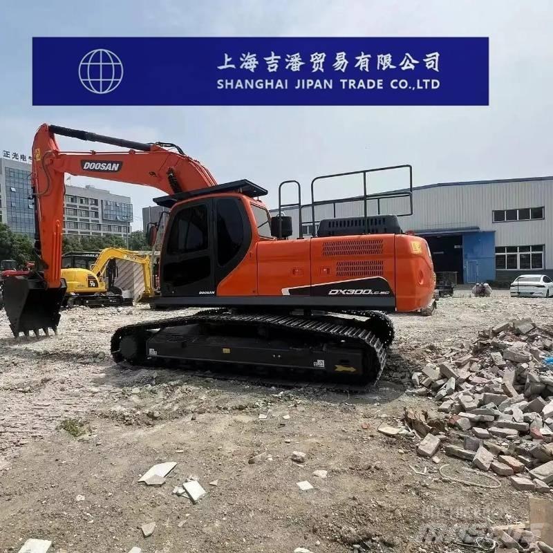 Doosan DX 300 Pásová rýpadla