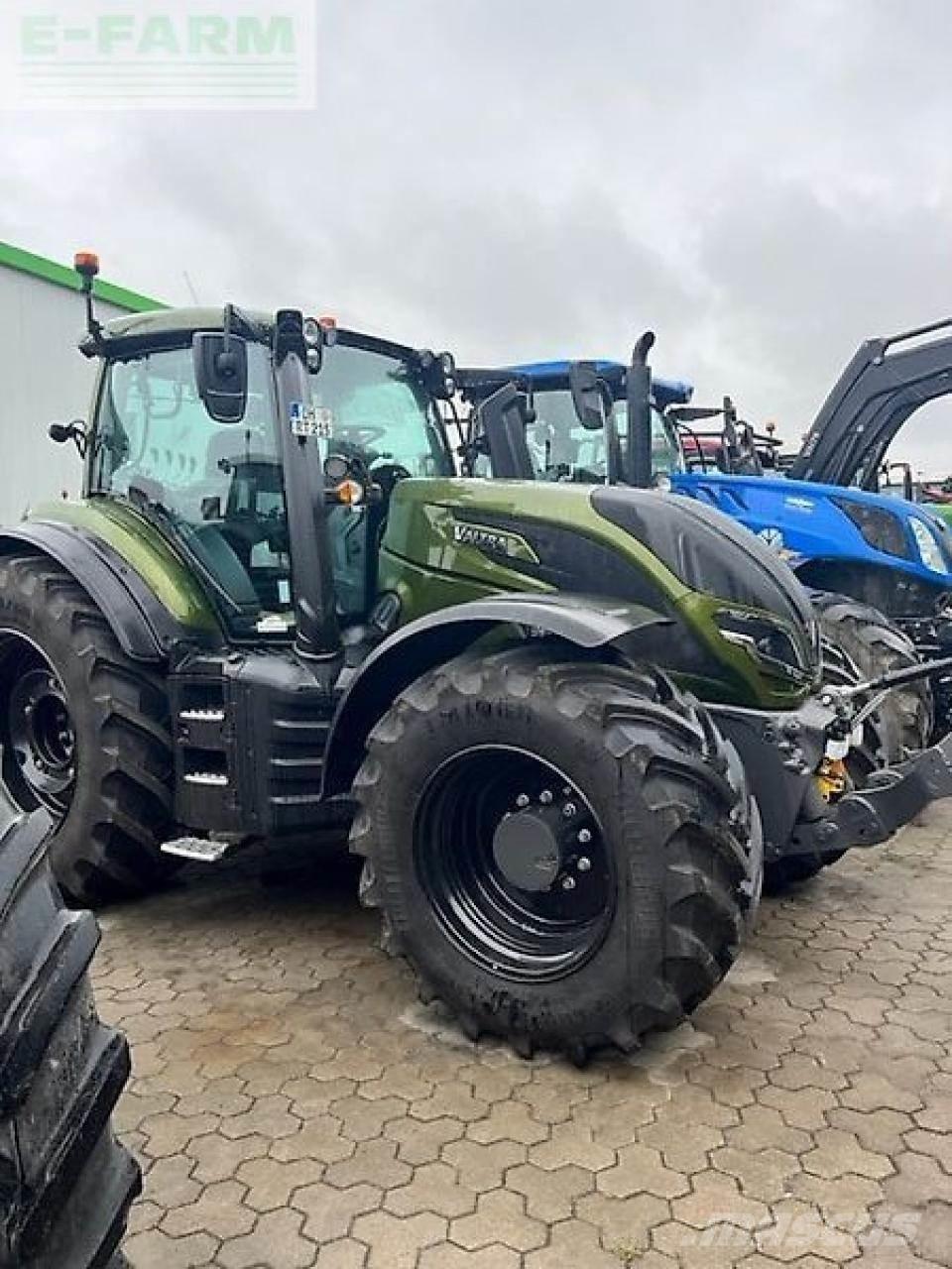 Valtra t215a Traktory