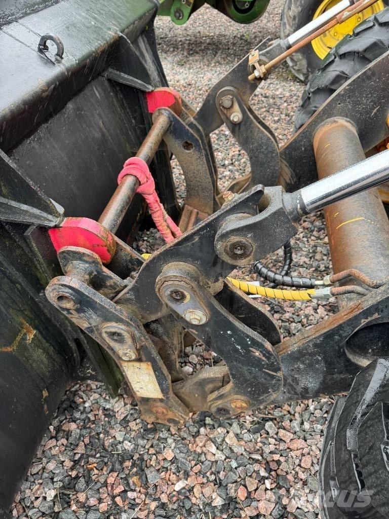 JCB 411 HT Kolové nakladače