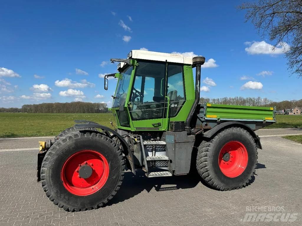 Fendt Xylon 520 Traktory