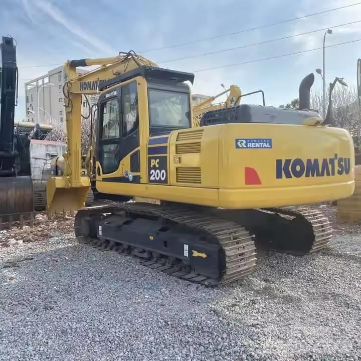 Komatsu PC200-8 Pásová rýpadla