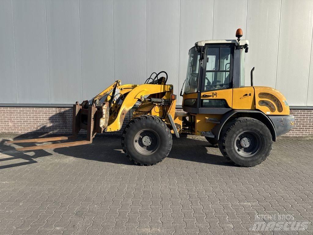 Terex TL70 Kolové nakladače