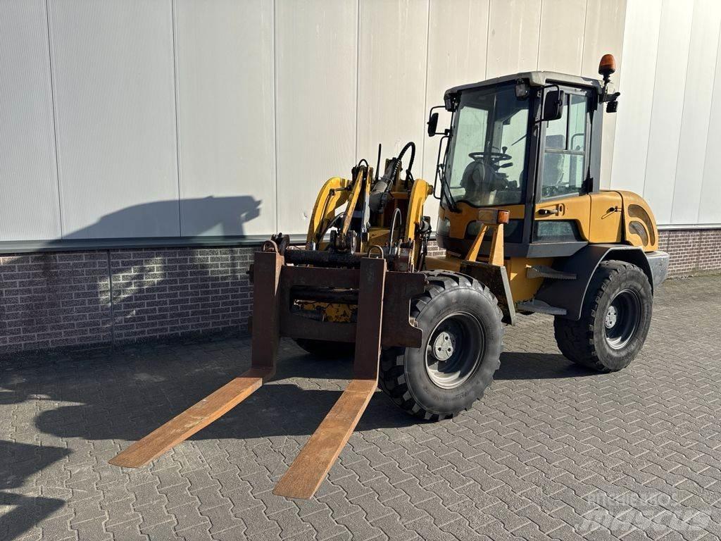 Terex TL70 Kolové nakladače